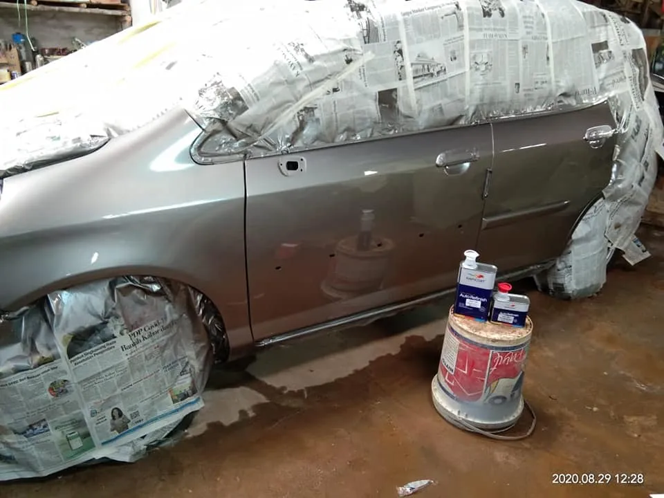 Quick Cure High-Gloss Properies Express Drying Clearcoat (2: 1) High Fullness and Crystal Can Be Self Dried or Baking Dried.
